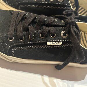 Taos women's sneakers, LIKE NEW! Black canvas, size 10